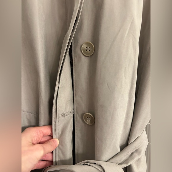 LONDON FOG - Women’s Long Trench Coat with removal inner liner -Tan - Picture 4 of 16